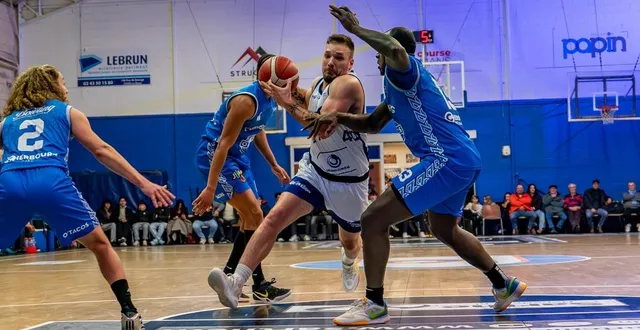 photo  tom foucault et la jalt le mans doivent éviter un faux pas à maubeuge.  &copy;  arnaud despelchain 