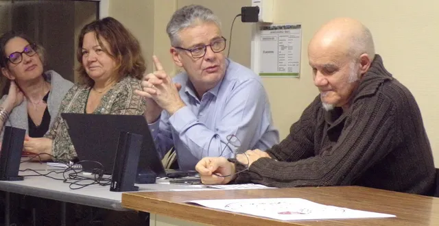 photo  les membres du bureau du comité de jumelage de ruaudin ont dévoilé le programme 2026.   &copy;  le maine libre 