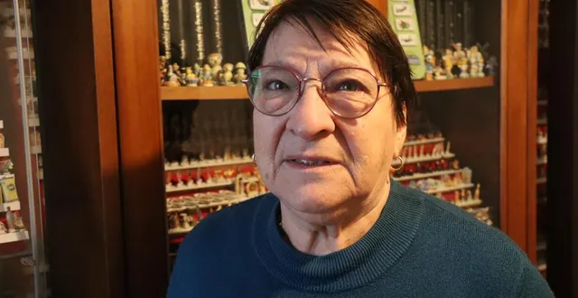 photo  françoise cutullic est collectionneuse de fèves à ri, dans l’orne.  &copy;  ouest-france 