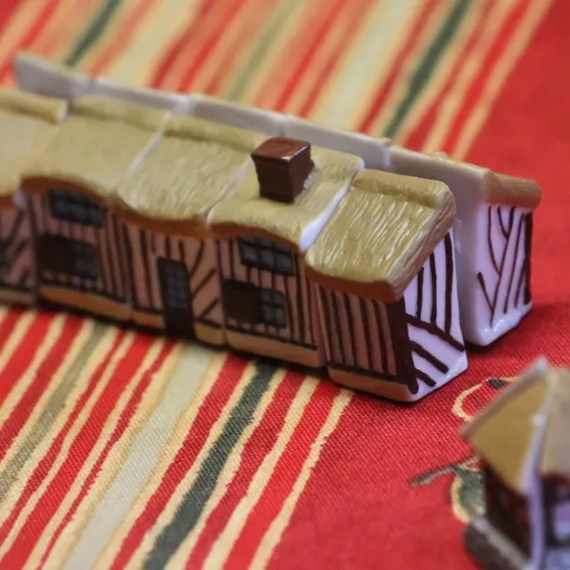 photo une série de fèves formant une chaumière.  ©  ouest-france