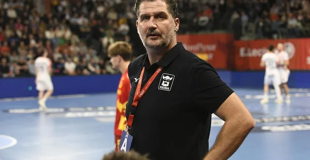 photo  sébastien quintallet, l’entraîneur du caen hb.  &copy;  gerard piwtorak 