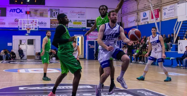 photo  la jalt de drouault s’incline de peu sur le parquet de maubeuge.  &copy;  archives le maine libre 