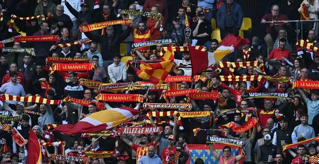 photo  la grande majorité des souvenirs du public du stade manceau est évidemment lié au mans fc, son club résident.  &copy;  archives le maine libre - denis lambert 