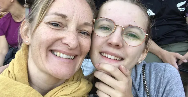 photo  stéphanie lechat a écrit « lila mon amour - le pouvoir des maux » pour rendre hommage à sa fille décédée d’un cancer des voies biliaires, alors qu’elle était à peine âgée de 16 ans.  &copy;  stéphanie lechat 