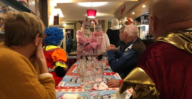 photo  les intrigues se déroulent le soir de mardi gras, dernier jour de festivités du carnaval de granville (manche).  &copy;  archives ouest-france 