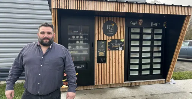 photo  originaire d’une commune voisine, florian nerrière a installé distri’click à saint-christophe-du-bois.  &copy;  ouest-france 