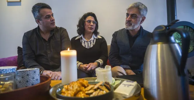 photo  payam, mehrnaz et payman sont tous les trois iraniens vivant en sarthe.  &copy;  le maine libre - denis lambert 
