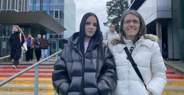 photo  hélène, avec sa mère, aux portes ouvertes de l’université de nantes, samedi 31 janvier.  &copy;  ouest-france 