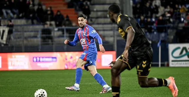 photo  ivann botella et le sm caen végètent à la 10e place du championnat de national.  &copy;  archives martin roche / ouest-france 