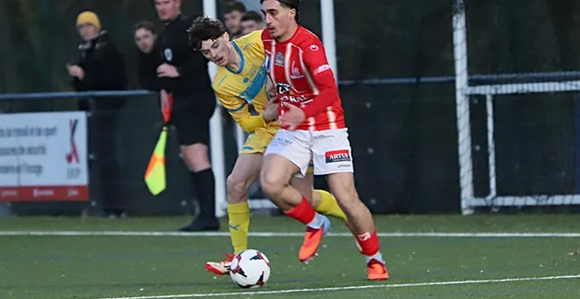 photo  les flériens d’ilias yeni se sont heurtés à une défense intraitable et se sont inclinés (0-3) à domicile.  &copy;  ouest-france 