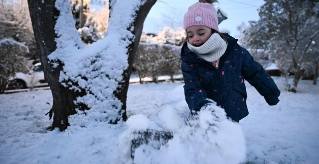 photo  saint-saturnin-sur-loire (brissac-loire-aubance), le 6 janvier 2026. la neige est tombée en abondance dans la nuit du 5 au 6 janvier en maine-et-loire.  &copy;  photo co - josselin clair 