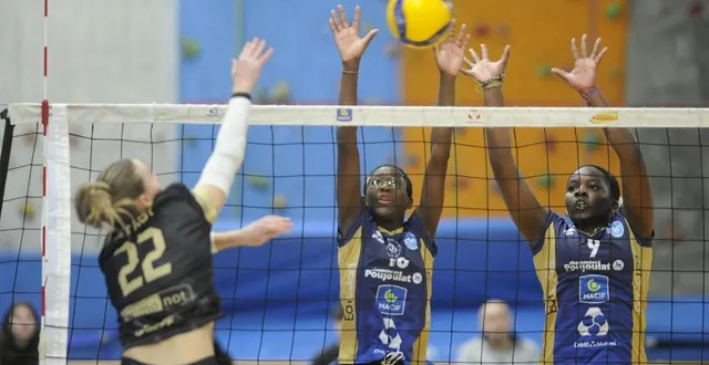 photo  naïs fossi, darlene minkala et les niortaises ont pourtant bien réagi lors des deux premiers sets. en vain.  &copy;  co - christophe bernard 