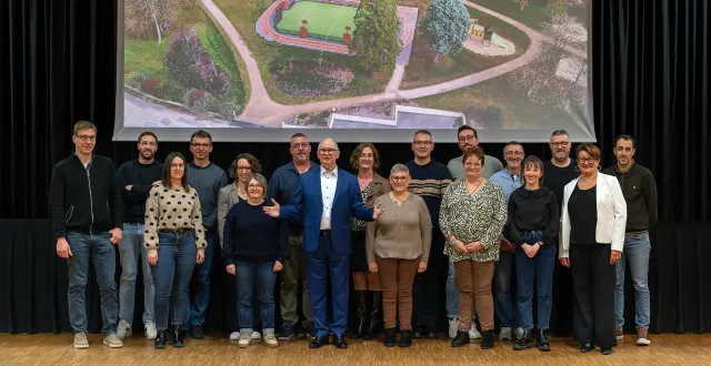 photo  la liste « chiché, poursuivons la dynamique ». absents : valérie boutet, valérie jamonneau et cyrille moreau.  &copy;  françois mary 