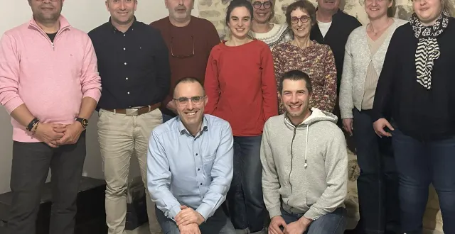 photo  de gauche à droite et de haut en bas. fabrice drieu, samuel guesnerot, hervé marignier, lucile camus, stéphanie gascons, nicole edmond, jacky boistière, céline guihaire, julie bisson, cyril béché et jérôme le royer.  &copy;  agir pour colombiers 