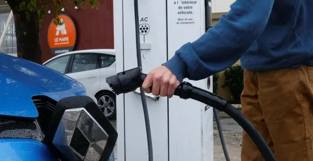 photo  faut-il développer les aides à l’achat pour les voitures électriques ?  &copy;  archives ml - denis lambert 