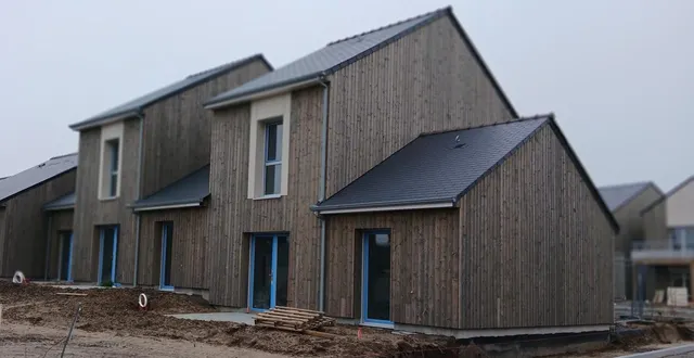 photo  les dernières maisons construites dans le nouveau lotissement des champs de mazé.  &copy;  ville de mazé-milon 