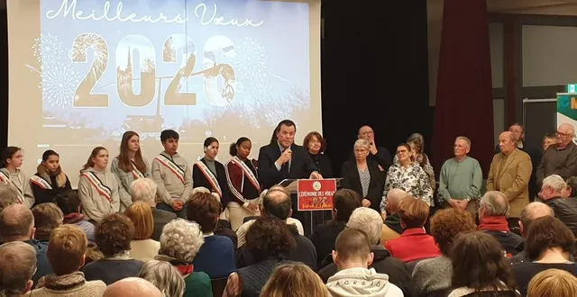 photo  la cérémonie a eu lieu devant environ 200 personnes.  &copy;  @val-au-perche 