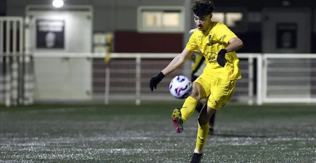 photo  sofiane naili et l’asptt caen conservent la bonne carburation.  &copy;  gerard piwtorak 