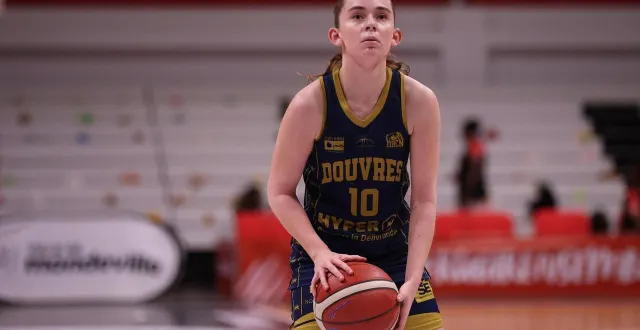 photo  marie lebastard a inscrit 23 points pour douvres face à saran.  &copy;  marc olejnik 