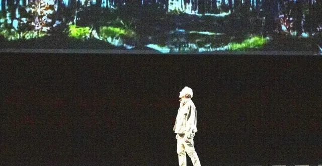 photo  la compagnie la fidèle idée revient au thv mardi soir avec « 37, cielskaïa », une épopée à la fois poétique et politique sur l’histoire des ancêtres exilés biélorusses du metteur en scène.  &copy;  marie pétry 