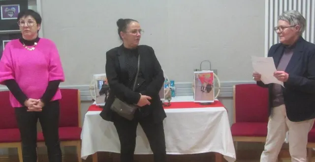 photo  brigitte pouponneau, entourée de marie-ange fouchereau et nathalie tilly.  &copy;  ouest-france 