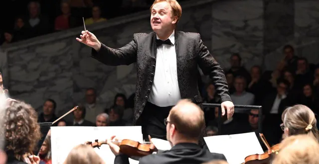 photo  le sinfonia varsovia dirigé par radoslaw szulc.  &copy;  jérôme fouquet/ouest-france 