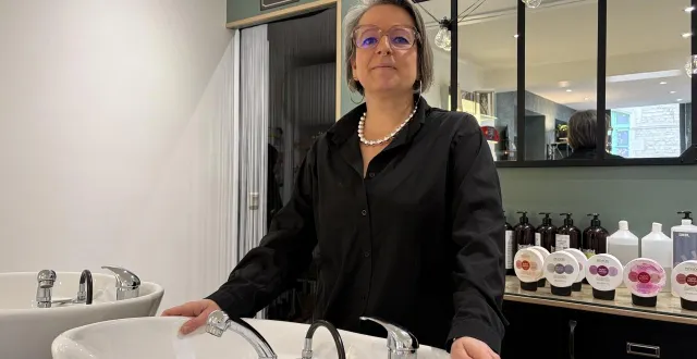 photo  coiffeuse et patronne de mon salon à alençon, virginie cosnard cherche une personne compétente depuis octobre 2025.  &copy;  ouest-france 