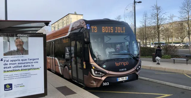 photo  après une agression dans le bus t3, au mans, la direction de la setram déploie un système de caméras-piétons pour les contrôleurs.  &copy;  archives ouest-france 