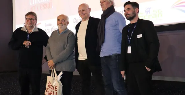 photo  xavier herveau (directeur du cinéma de guingamp, premier à droite) était heureux de recevoir gérard jugnot, jeudi 29 janvier 2026 aux korrigans, à l’occasion des 25es rencontres cinématographiques.  &copy;  ouest-france 