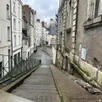 photo la rue bodinier à angers a été le théâtre d’une violente agression au couteau au niveau de cet escalier.