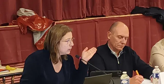 photo  de gauche à droite : géraldine chaillou, vice-présidente en charge de la démographie médicale, et frédéric beauchef, président et maire de mamers.  &copy;  ouest-france 