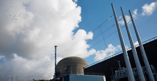 photo  la centrale flamanville 1 et l’epr, ont été mises à l’arrêt il y a trois semaines par la tempête goretti qui a déposé du sel sur les installations. phénomène pourtant normal en bord de mer.  &copy;  archive ouest-france 