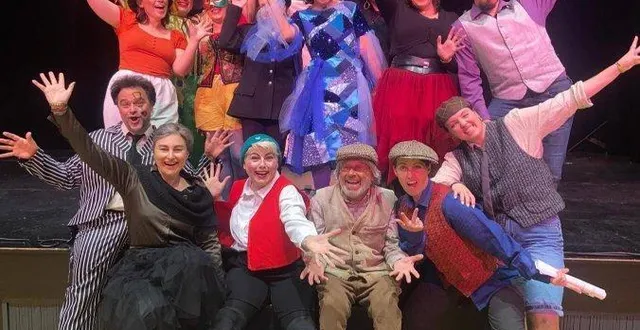 photo  les adultes de la troupe, lors d’une dernière répétition, se sont lancé un véritable défi en jouant pour la première fois en milieu de saison.  &copy;  ouest-france 