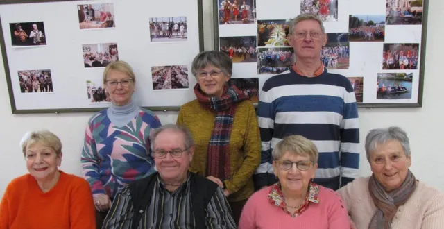 photo  une partie du conseil d’administration des aînés des fleurs d’argent.  &copy;  co 