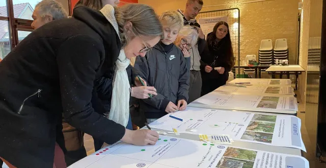 photo  cherré-au, jeudi 29 janvier 2026. usagers ou non du domaine du haut-buisson ont pu donner leur avis sur différentes propositions d’aménagement.  &copy;  le maine libre 