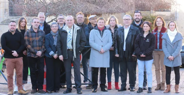 photo  les dix-sept membres de la liste.  &copy;  rebequet laurent 