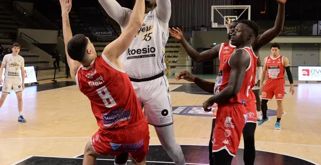 photo  tidiane badiane est de retour.  &copy;  co - jérôme hurstel 