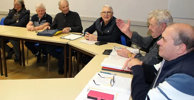photo  quatre membres de la truite de l’aune d’écommoy étaient présents lors de l’assemblée générale de l’amicale des pêcheurs de mayet, marquant le partenariat entre les deux associations.  &copy;  le maine libre 