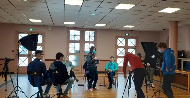 photo  les 168 collégiens participent à la création d’un film sur l’orientation et l’ambition scolaire. ils ont besoin d’un financement participatif pour boucler leur budget.  &copy;  ouest-france 