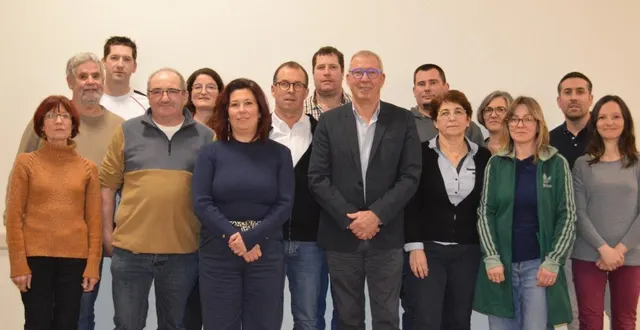 photo  de gauche à droite. au premier rang : martine le gros, didier le roy, gérard papin, floriane nonnon, guy cosme, éliane courtemanche, linda ciron, adeline coletti. au deuxième rang : mickaël lemay, emilie houlette, laurent houdayer, jordan paillard, guillaume barault, catherine motel-protin, vincent portier.  &copy;  ouest-france 