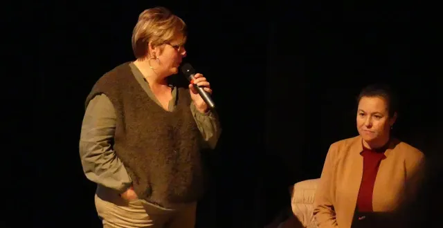 photo  anne-lise ducanda donne des conseils aux parents.  &copy;  le maine libre 