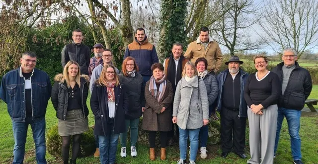 photo  les candidats sur la liste de la maire sortante à amailloux.  &copy;  co 