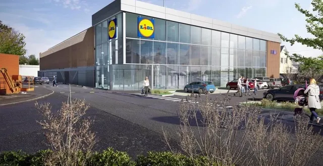 photo  le futur magasin lidl sera situé le long de la rue de létanduère, dans le quartier de la roseraie. le parking se trouvera au rez-de-chaussée et le magasin au 1er étage.  &copy;  bcf ingenierie 