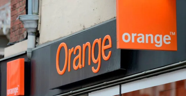 photo  depuis 8 h 50 ce mardi 3 février, les clients d’orange (fibre et téléphonie mobile) du secteur de châteaubriant ne peuvent plus communiquer.  &copy;  denis charlet, afp 