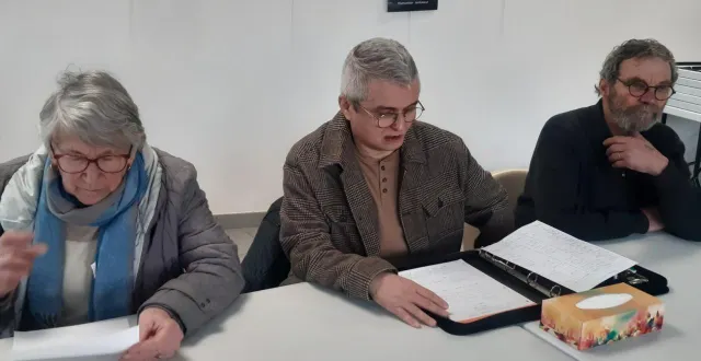 photo  jacqueline barbin, présidente ; camille bretonnier, trésorier et pierre thomas, vice-président.  &copy;  ouest-france 