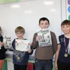 photo quatre élèves de l’école gustave-flaubert de vimoutiers ont été mis à l’honneur, jeudi. la directrice, magali rault, leur a remis à chacun des diplômes. au concours des petits champions de la lecture des classes de cm1 et cm2, louna donot et paul morel ont été sélectionnés pour concourir à l’échelle départementale. trois autres diplômes ont été décernés, cette fois en lien avec le jeu des échecs. dans le cadre du championnat scolaire des jeux d’échecs, trois élèves ont fait partie des treize joueurs en lice au tournoi de sées : paul morel, mathéo bailleul-aumont et paulin rosa-jacquemart, qui se sont vus remettre un diplôme champion d’échecs. de gauche à droite : louna donot, paul morel, mathéo bailleul-aumont et paulin rosa-jacquemart.