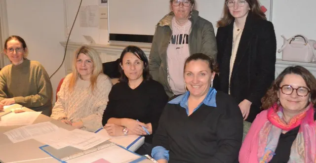 photo  présidente du jumelage, caroline renaud (à gauche) s’est félicitée de l’engouement pour le traditionnel voyage outre-rhin.  &copy;  le maine libre 