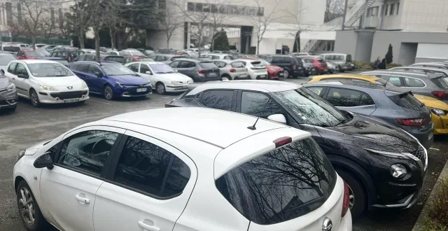 photo  alors que de nombreux parkings publics saturent, placedeparking.com propose une alternative simple et locale.  &copy;  ouest-france 