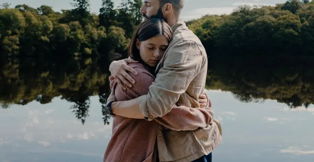 photo  capucine malarre et guillaume labbé affrontent le bugul noz dans « anaon ».  &copy;  © rebecca vaughan cosqueric - france télévisions - tetra media fictions 