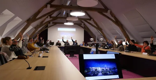 photo  avec une seule abstention, l’unanimité s’est faite dans l’enthousiasme pour l’attribution de la concession du casino.  &copy;  ouest-france 